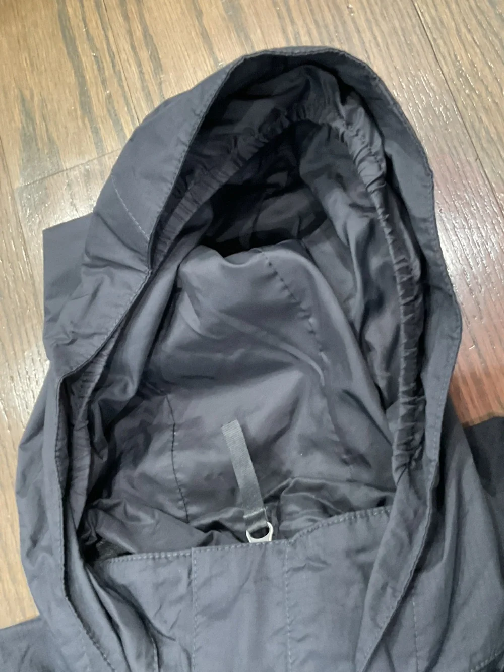 The North Face Boys Rain Jacket Size L Like New
